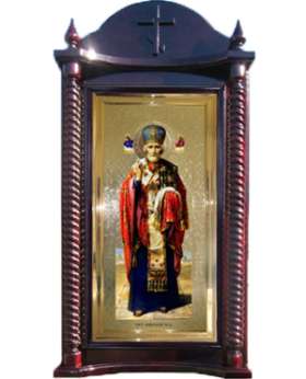 Иконы в резных киотах